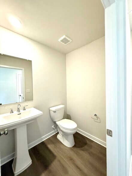 Building Photo - 1289 Fillmore St