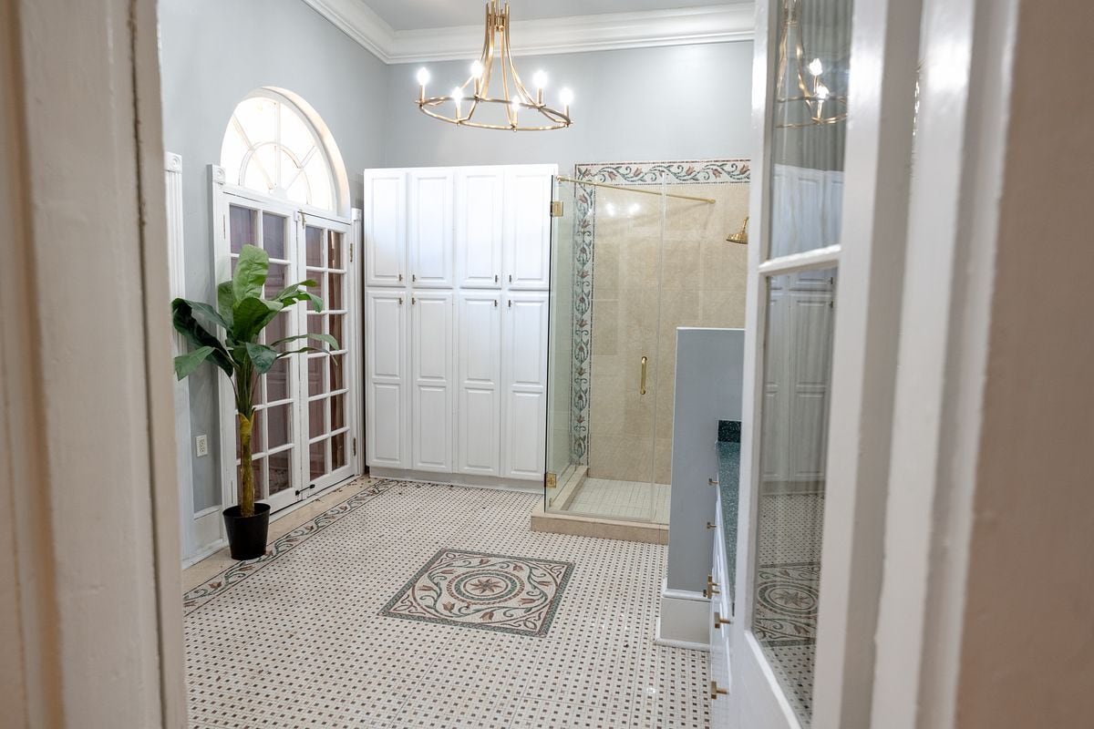 Building Photo - 1433 Esplanade Ave