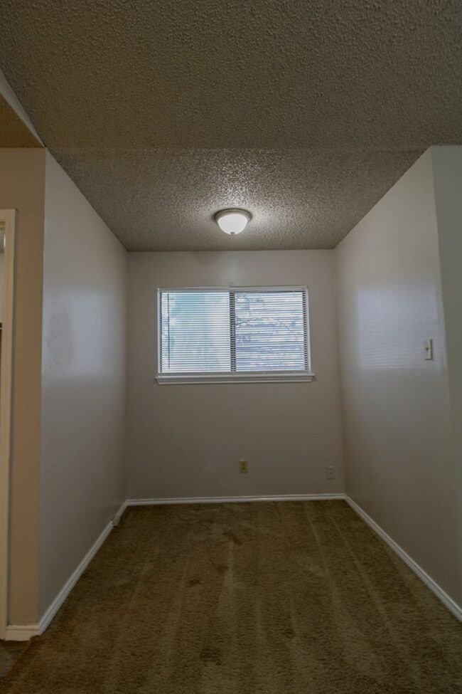 Building Photo - 3811 Bremen Ave