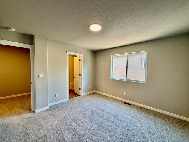 Building Photo - 5217 Palomino Ranch Point