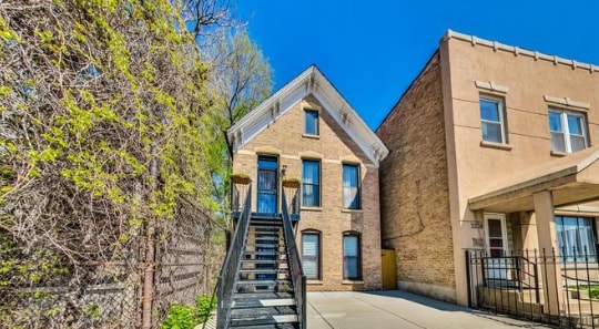 Building Photo - 2242 W Grand Ave