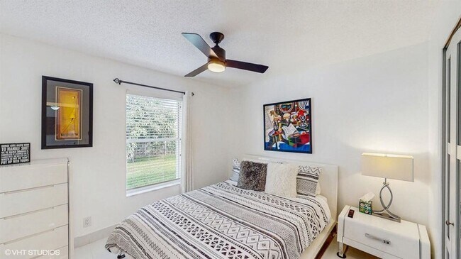 Building Photo - 2690 Linkside Dr