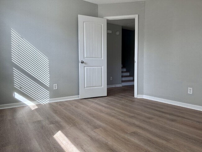 Building Photo - Coming soon!!! $500 off 1st month with 15 month lease!!! Magnificent 3 Bedroom in Madison
