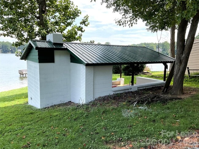 Building Photo - 6950 Ingleside Dr