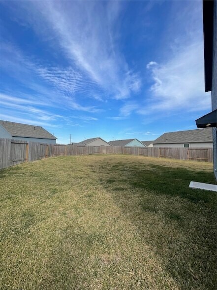 Building Photo - 112 Stran St