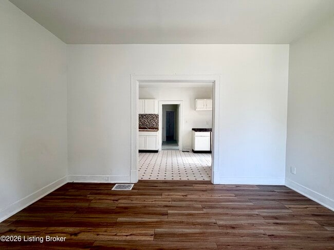 Building Photo - 2123 Dumesnil St