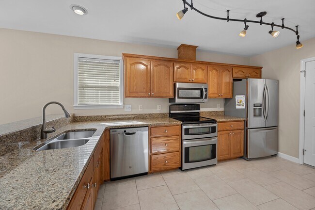 Building Photo - 100 Iverson Ln