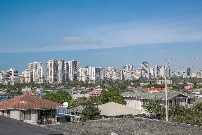 Building Photo - 3409 Kepuhi St