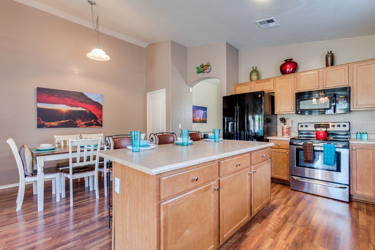 Building Photo - 44342 Palmen Dr