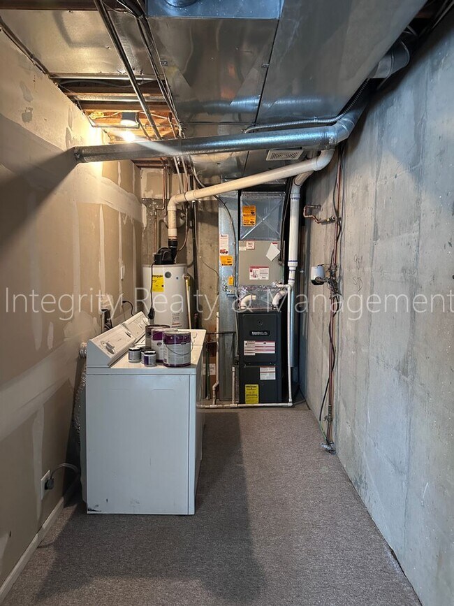 Building Photo - 442 Antero St