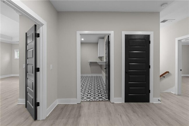 Building Photo - 1331 Diamond Ave SE