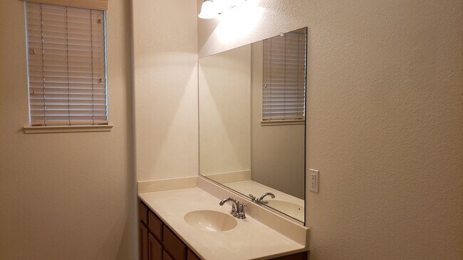 Building Photo - ONLY $2,250 PER MONTH FOR THIS SPACEIOUS 2 BEDROOM, 2 BATHROOM CONDO WITH GARAGE IN THE DAMONTE R...