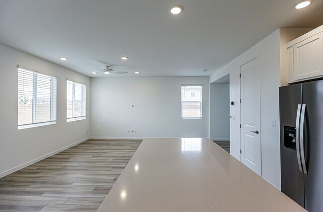 Building Photo - Brand New Home