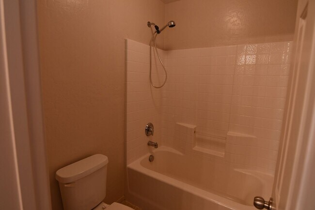 Building Photo - 2689 Niddrie Ave