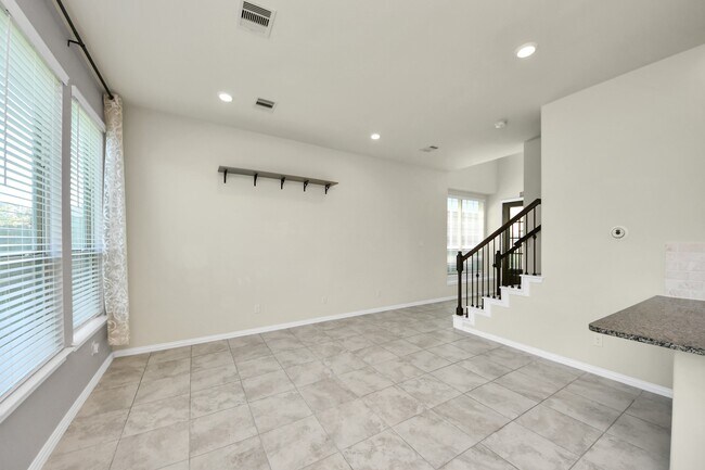 Building Photo - 1715 Ryon Falls Dr