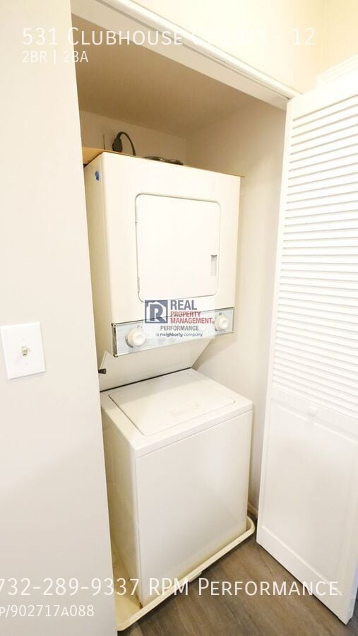 Building Photo - 531 Clubhouse Ct