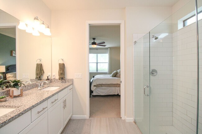 Building Photo - ** STUNNING 2012 NEW CONSTRUCTION 3/2 HOME...
