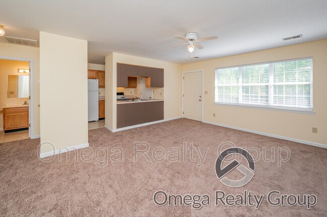 Building Photo - 484 Grey Hill Rd