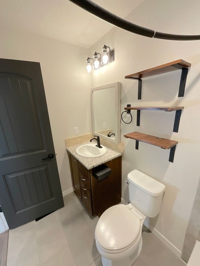 Building Photo - 4 Bedroom Home Available Near E Woodmen Rd & Rangewood Dr!