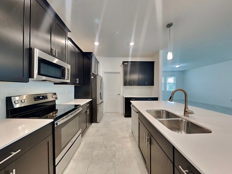 Building Photo - 1609 Sourwood Dr