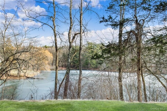 Building Photo - 288 Pine Hill Rd