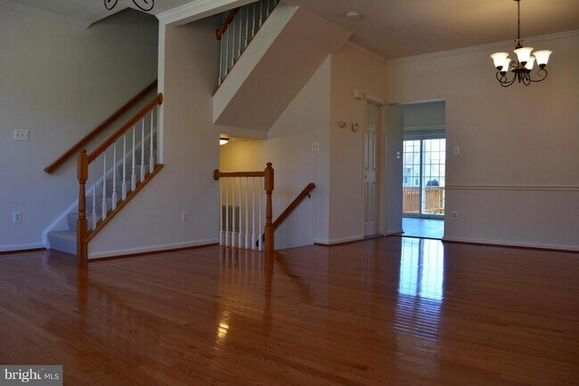 Building Photo - 2518 James Maury Dr