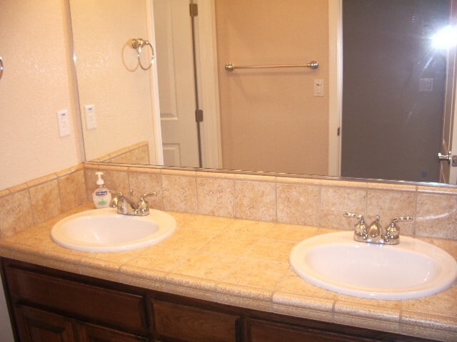 Building Photo - Discover Your Dream Home in Elk Grove!