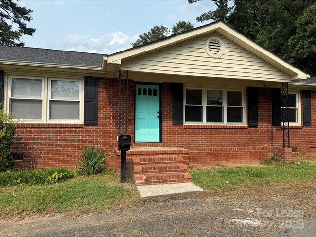 Building Photo - 1508 Woodhill Ln