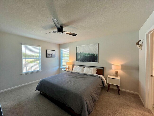 Building Photo - 11305 Sentinel Dr