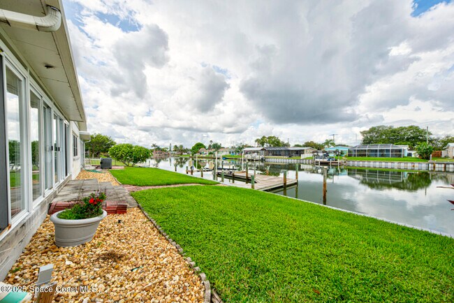 Building Photo - 1065 Molaki Dr