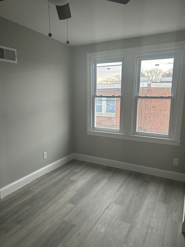 Building Photo - Beautiful  3Br 2Bat house for rent