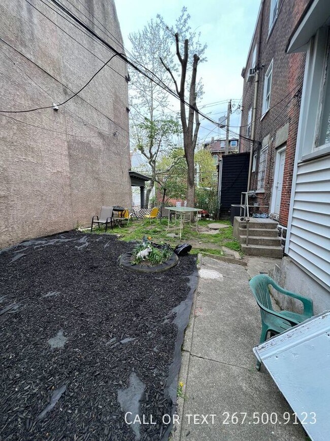 Building Photo - 236 S 45th St