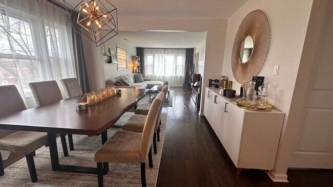 Building Photo - 354 Alles St