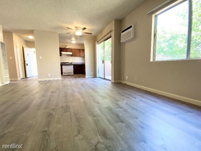 Building Photo - 1425 E Orange Grove Blvd