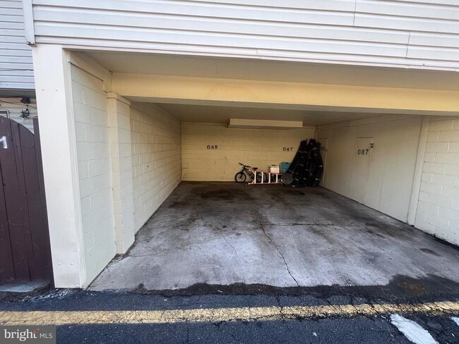 Building Photo - 8411 Del Norte Ct