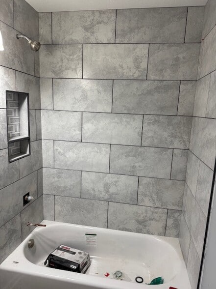 Hallway bathroom - 147 Longview Dr