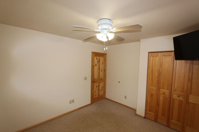 Building Photo - Peaceful Kachina Village Home | Backs National Forest + A/C