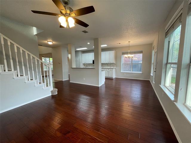 Building Photo - 2713 Chatsworth Dr