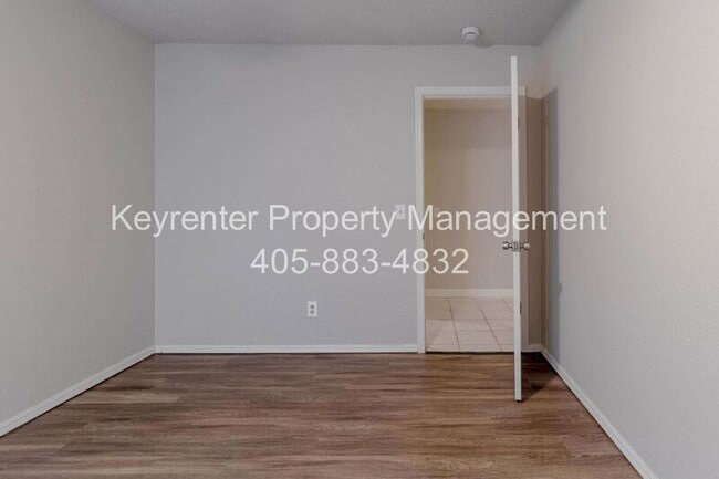 Building Photo - 732 Westridge Ct