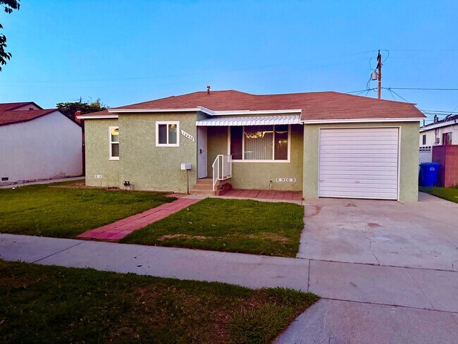Building Photo - Remodeled 3 Bedroom Norwalk House For Rent!