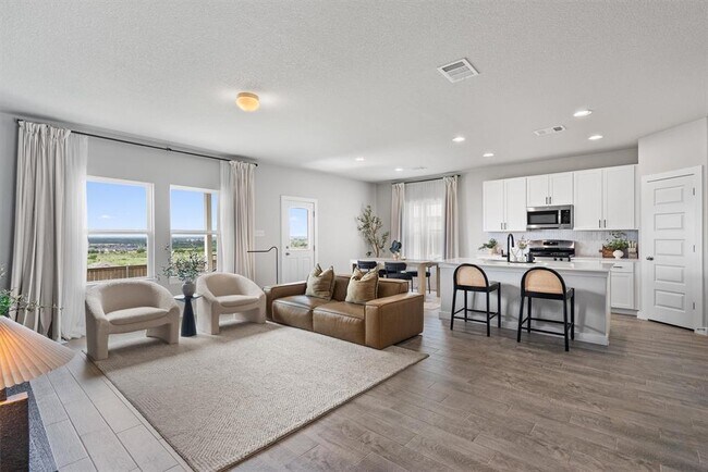 Building Photo - 11620 Comano Dr