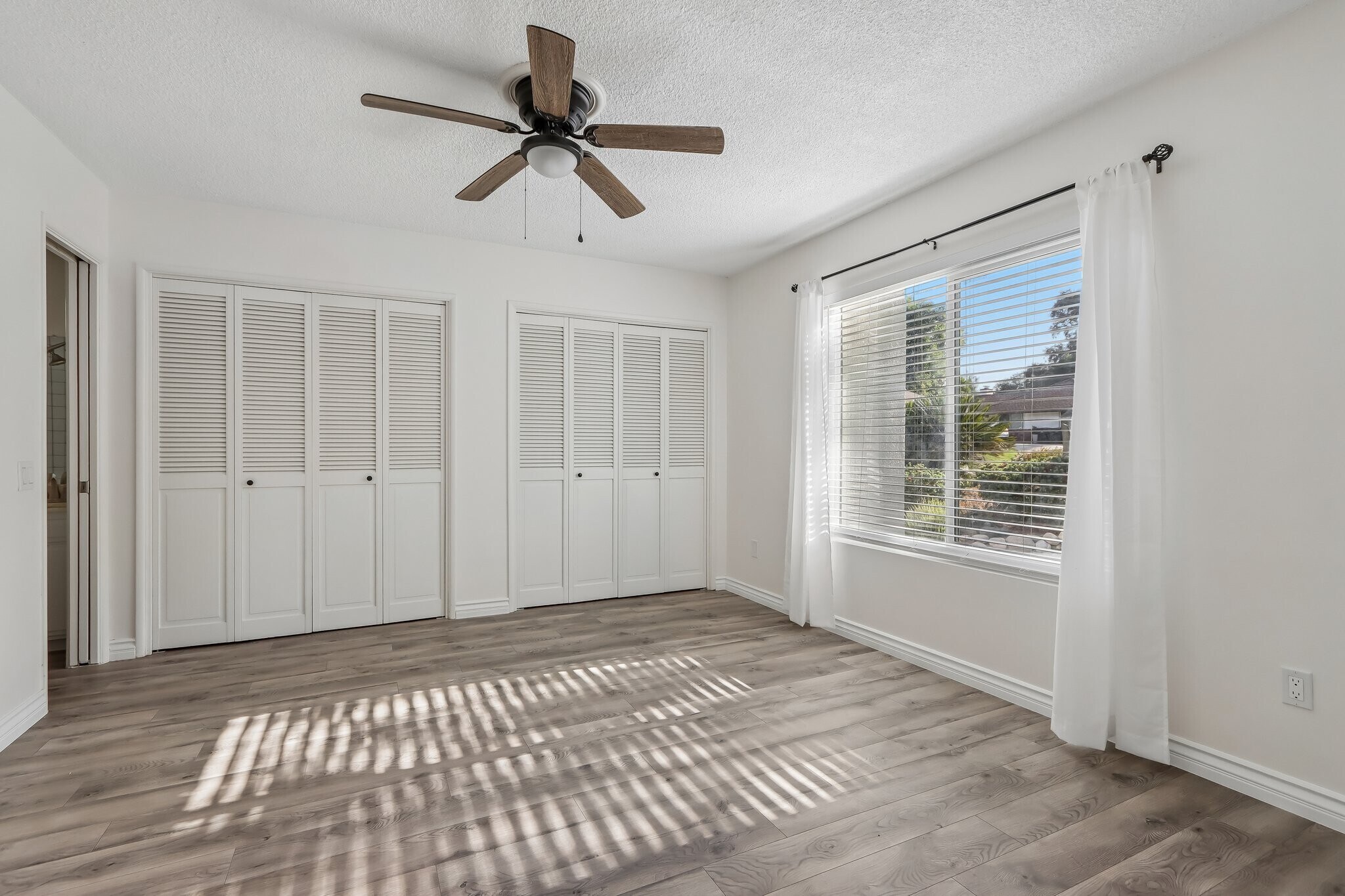 Building Photo - 1184 Lyndhurst Dr