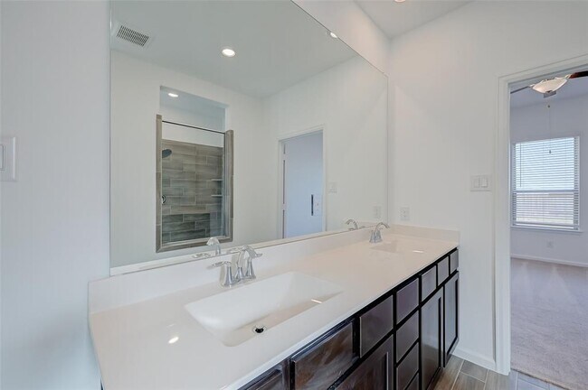 Building Photo - 2223 Rustboro Dr