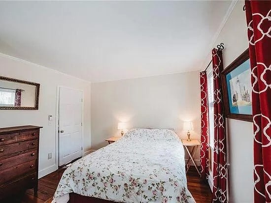 Building Photo - 12 Callender Ave