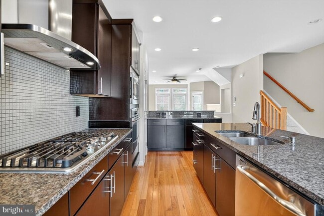 Building Photo - 44692 Collingdale Terrace