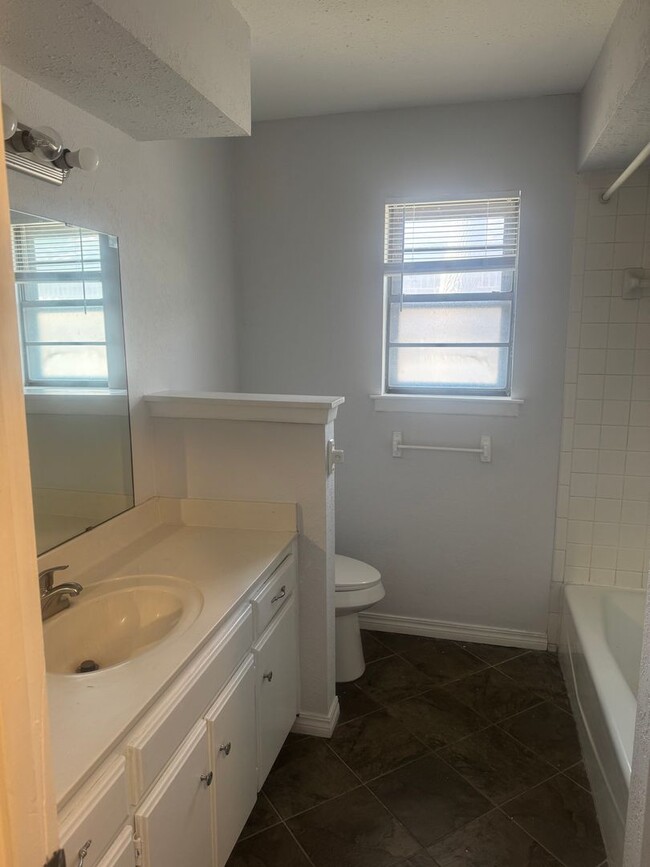 Building Photo - Puckett West 3/2/2  1/2 OFF FIRST MONTHS RENT