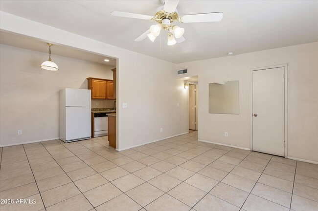 Building Photo - 7010 N 68th Dr