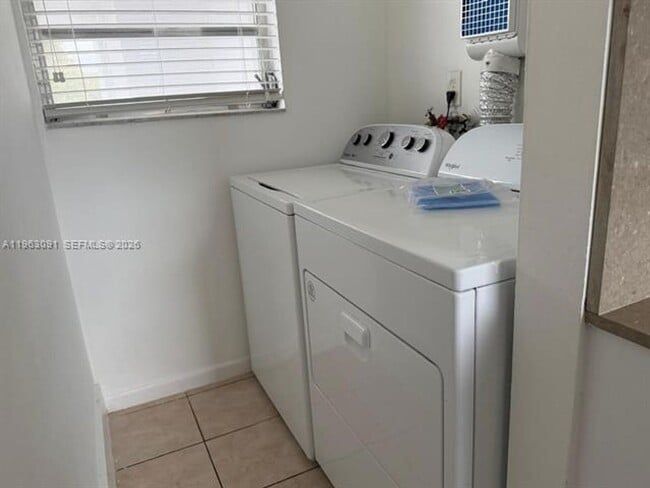 Building Photo - 4617 NW 2nd Terrace