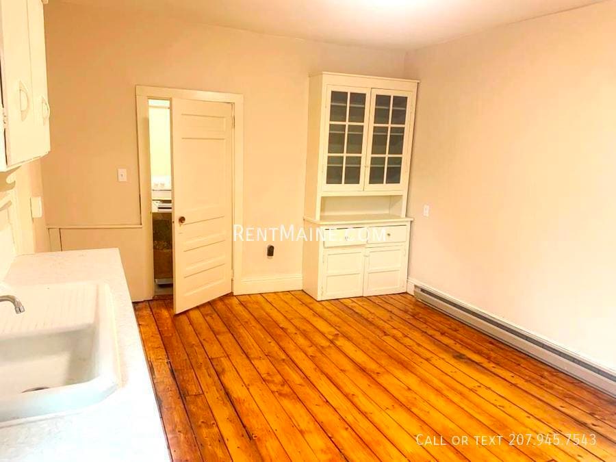 Building Photo - 3 Cushing St