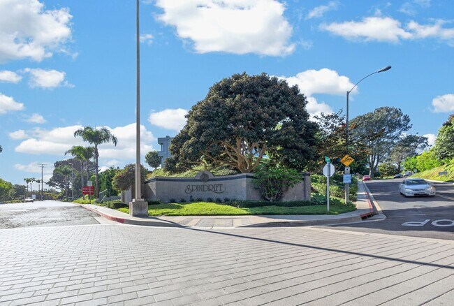 Building Photo - 841 America Way